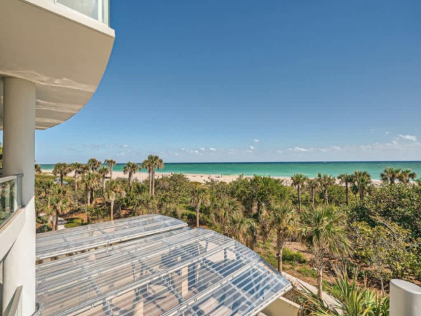 Luxury 2 - Bedroom Oceanfront Condo on Singer Island